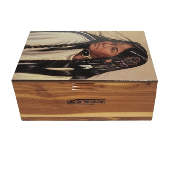 Vintage Southwest Native American Woman Wooden Box/ Jewelry Box/ Storage Box - Picture 5 of 10